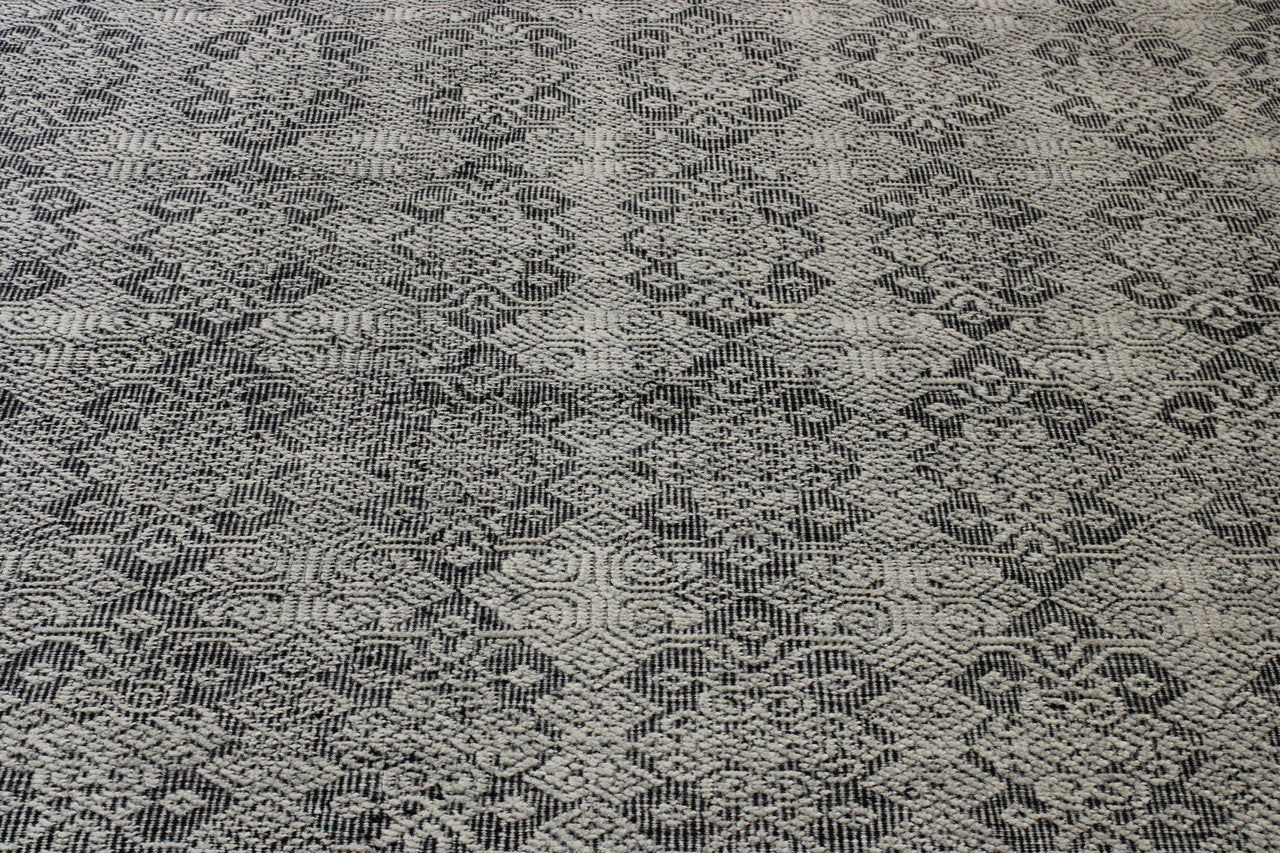 Transitional Flatweave Sumack rug border detail