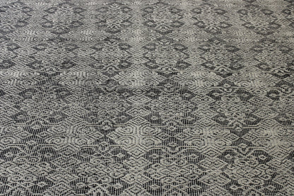 Transitional Flatweave Sumack rug border detail