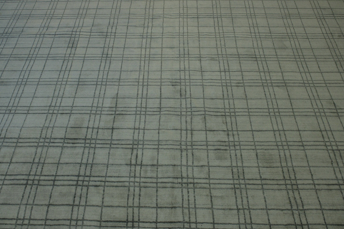 Modern Small Block Design rug border detail