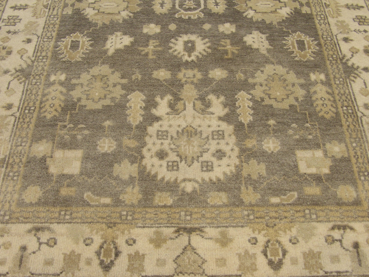 Oushak rug border detail