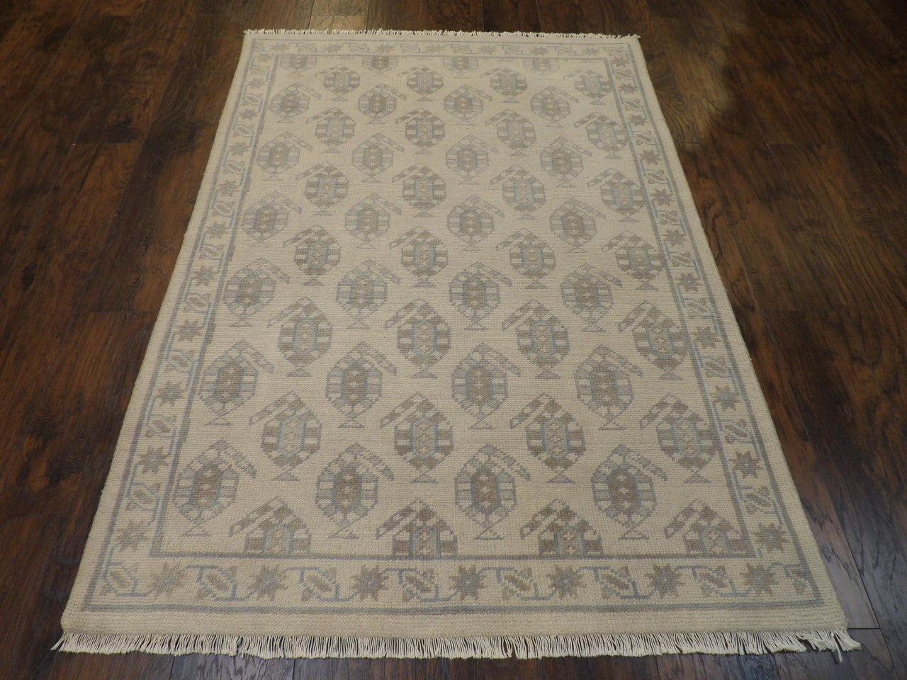Oushak rug corner detail