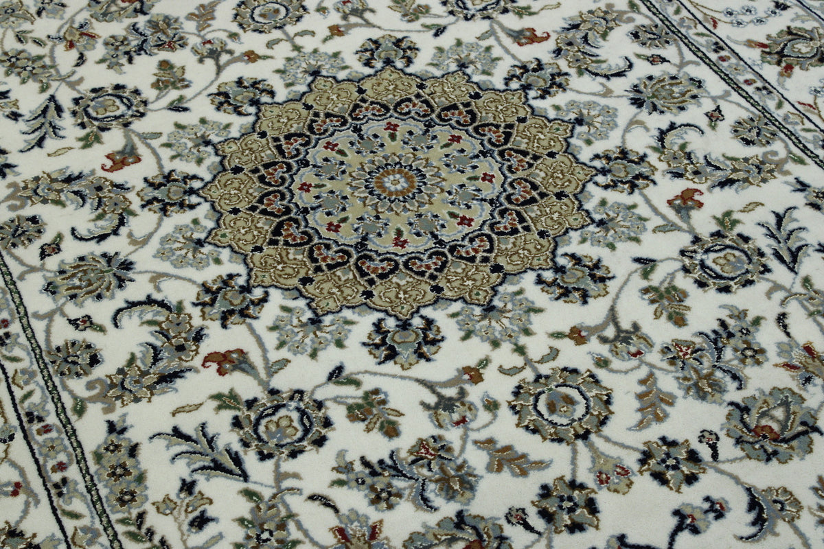 Close-up of wool-silk pile, Beige rug