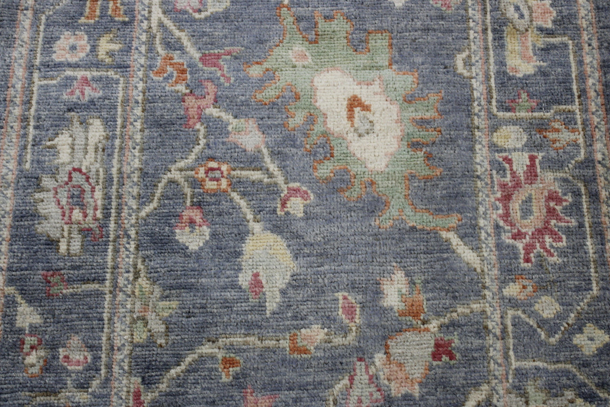 Oushak Colorful Chobi rug border detail