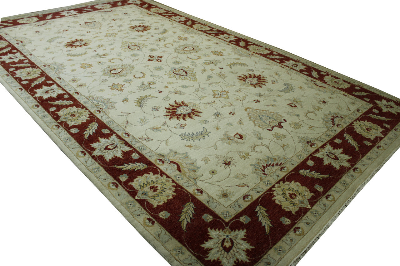 Traditional Agra Ziegler Chobi rug border detail