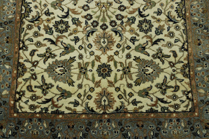 Traditional Fine Herati rug border detail