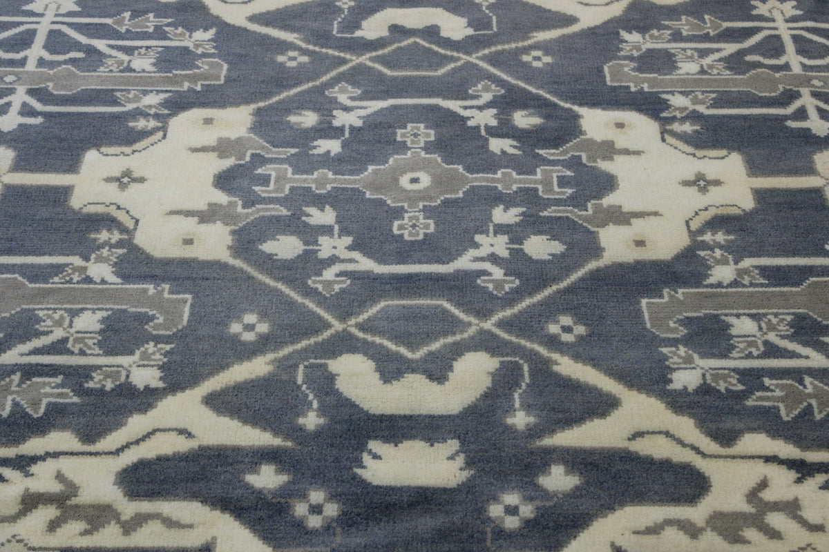 Oushak Ziegler rug border detail
