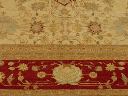 Pak Persian rug border detail