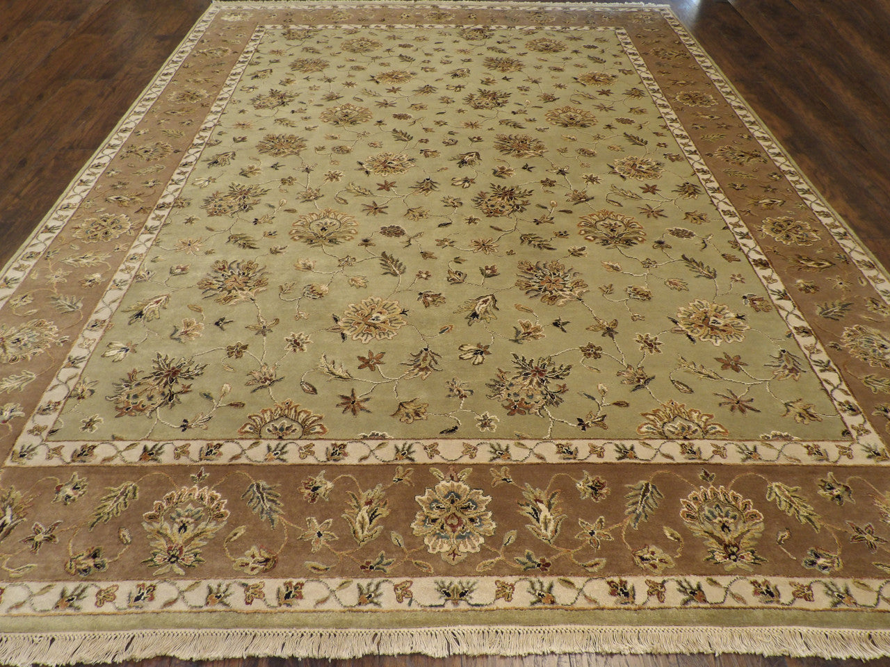 Close-up of silk highlight detail on Jaipur Kashan rug