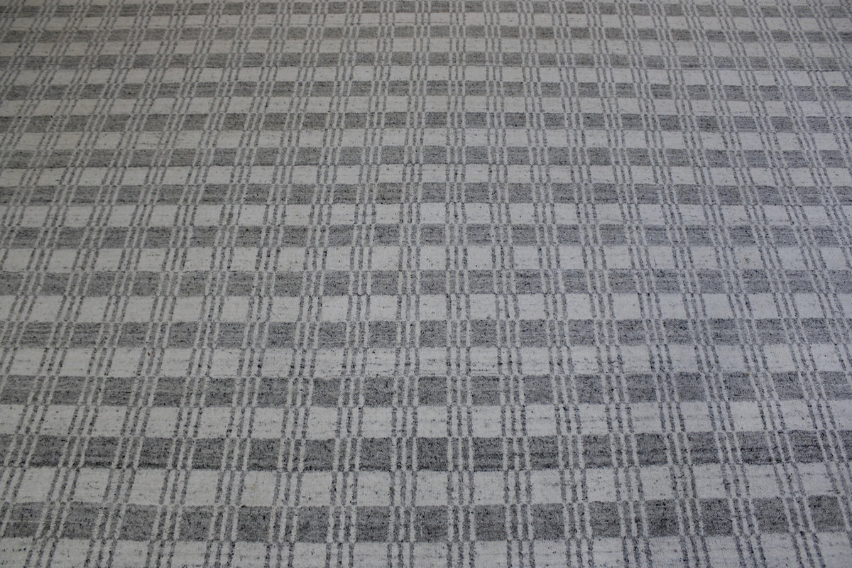Modern Block Line Design rug border detail