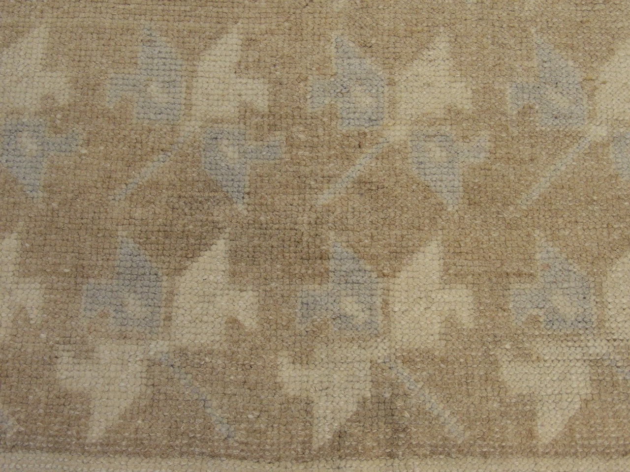 Anatolian Vintage Oushak rug border detail