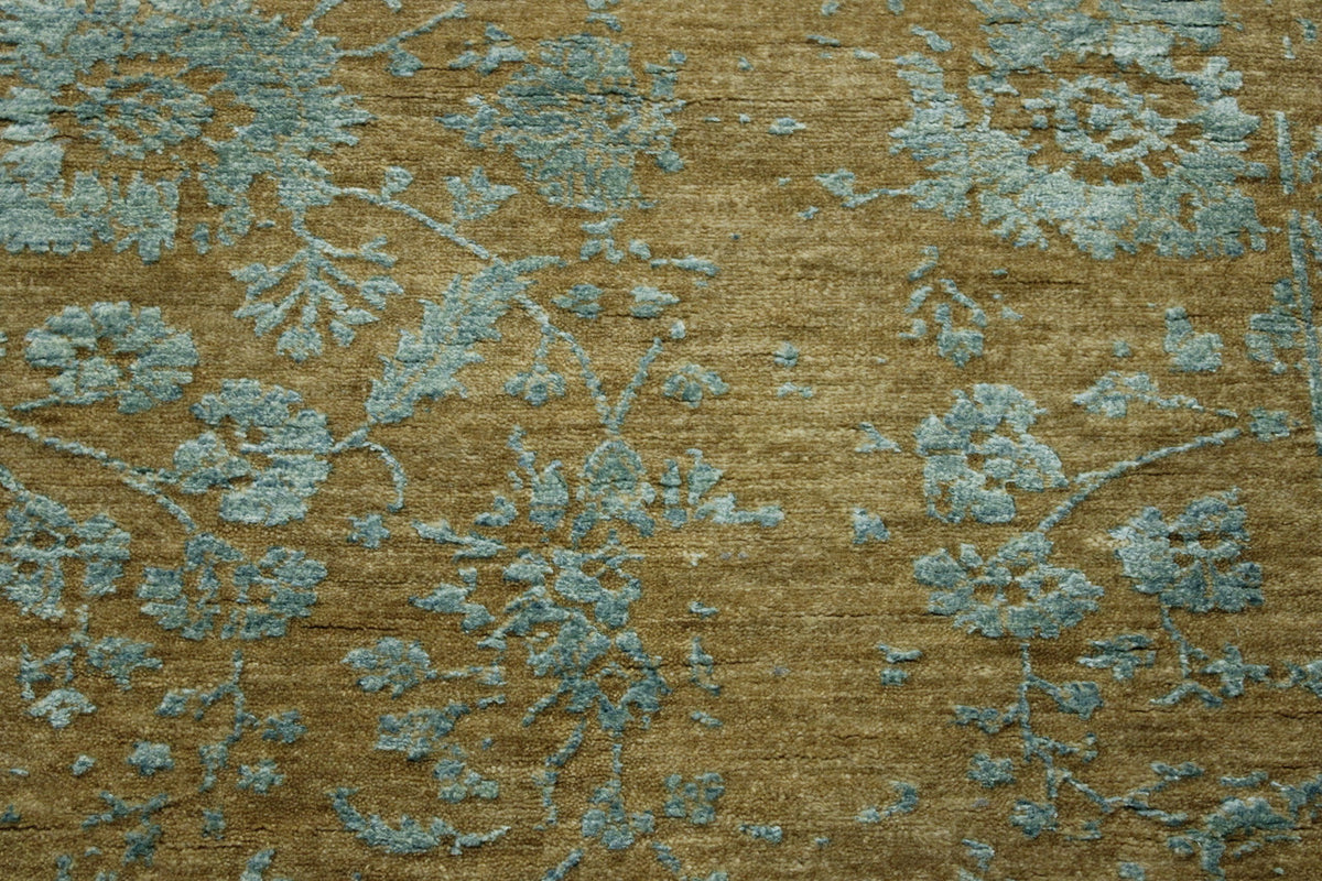 Transitional Abstract Broken Design rug border detail