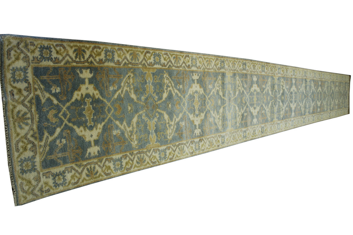 Oushak Indo Ziegler rug border detail