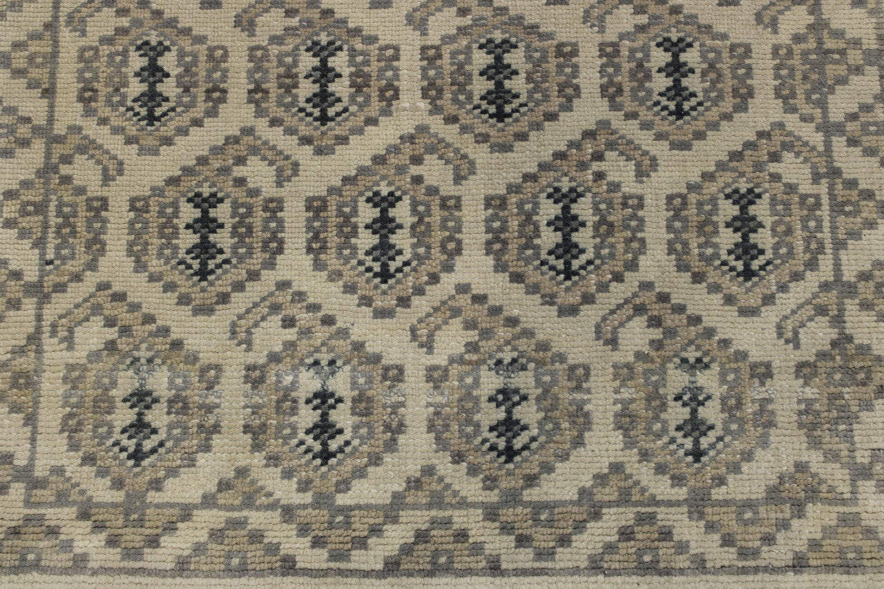 Oushak Kerman Design rug border detail