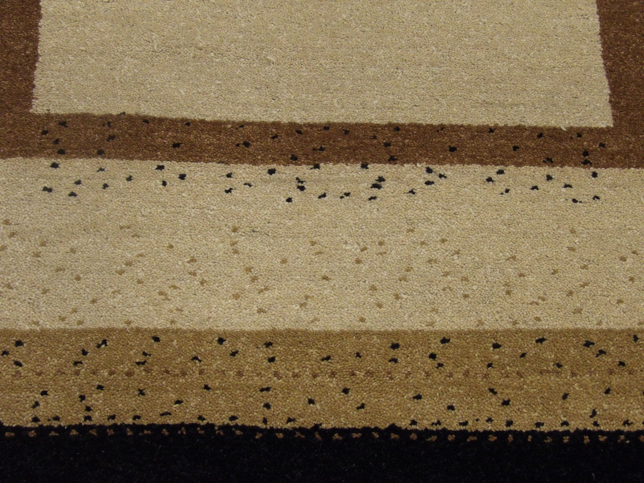 Modern rug border detail