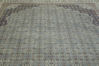 Traditional Fine Mir rug corner detail