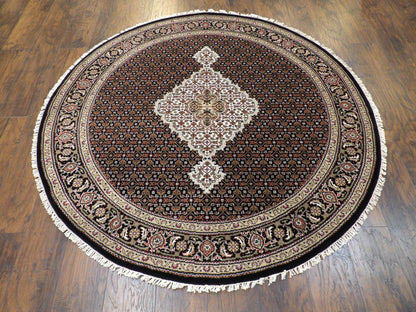 Fine Persian Mahi Tabriz rug corner detail