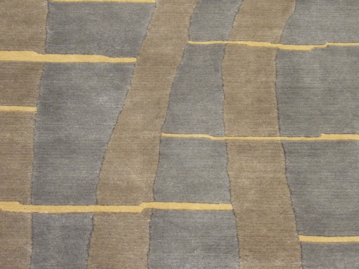 Modern Geometrical Design rug border detail