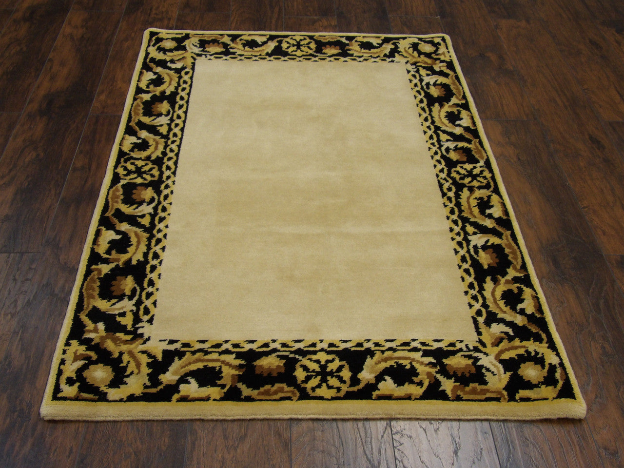 Close-up of wool pile, Black & Gold rug