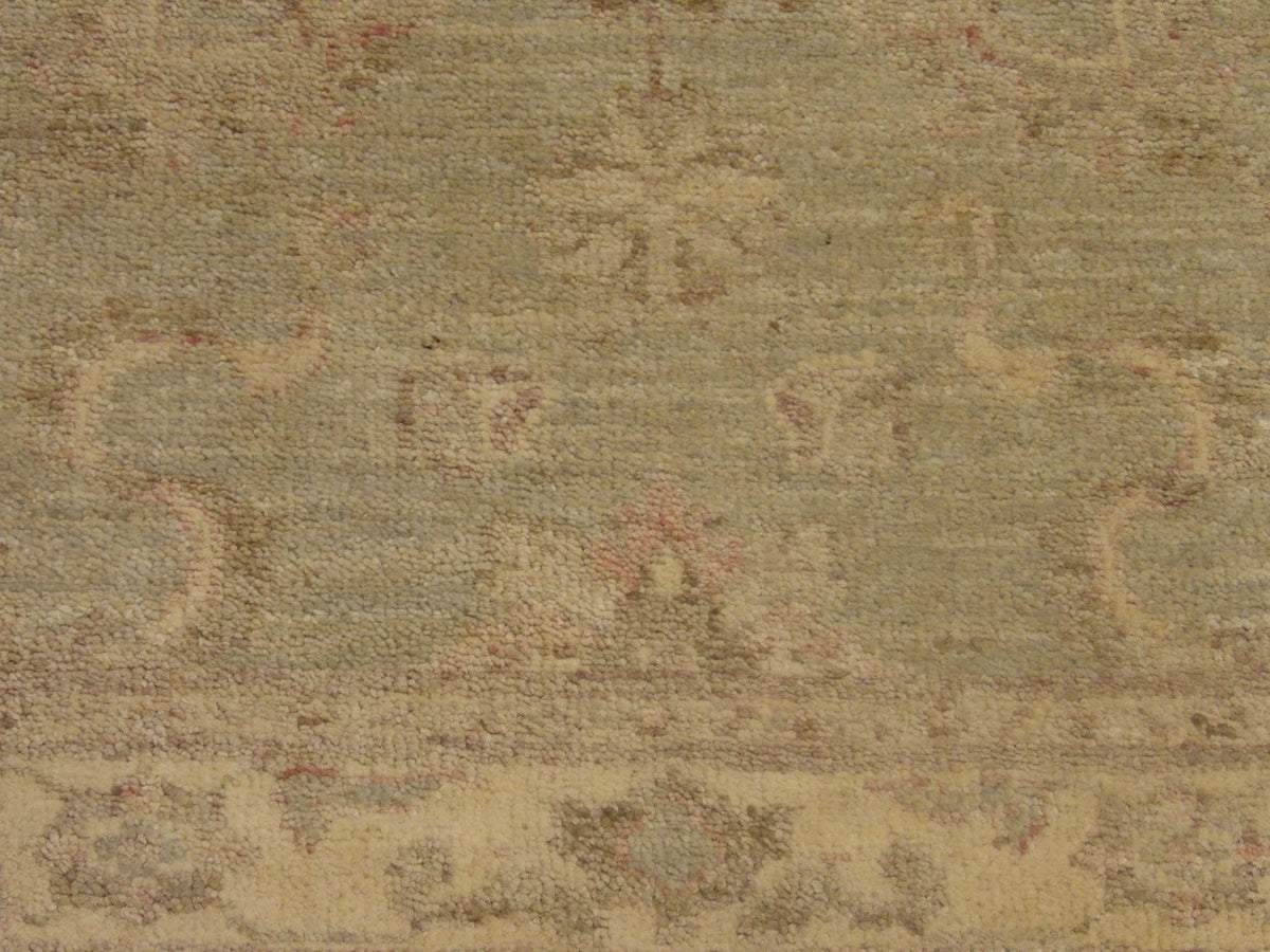 Oushak Chobi Wash rug border detail