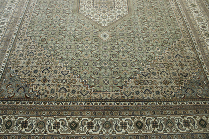 Traditional Bidjar Design rug border detail