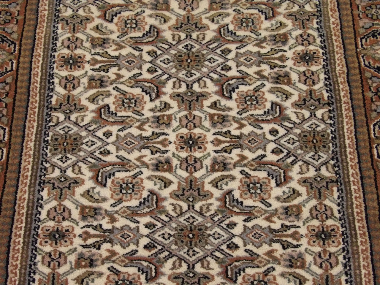 Ivory Fine Persian Kashan rug in room setting
