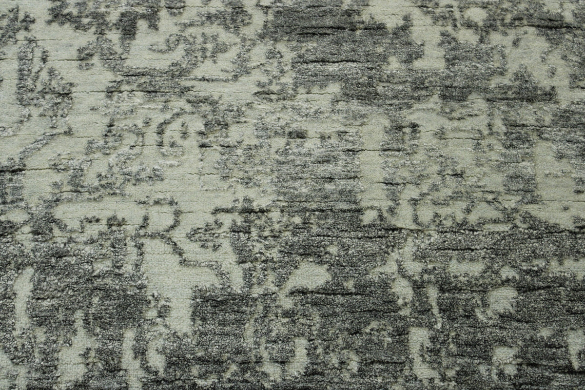Transitional Abstract Broken Design rug border detail