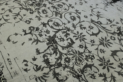 Transitional Broken Floral Design rug border detail