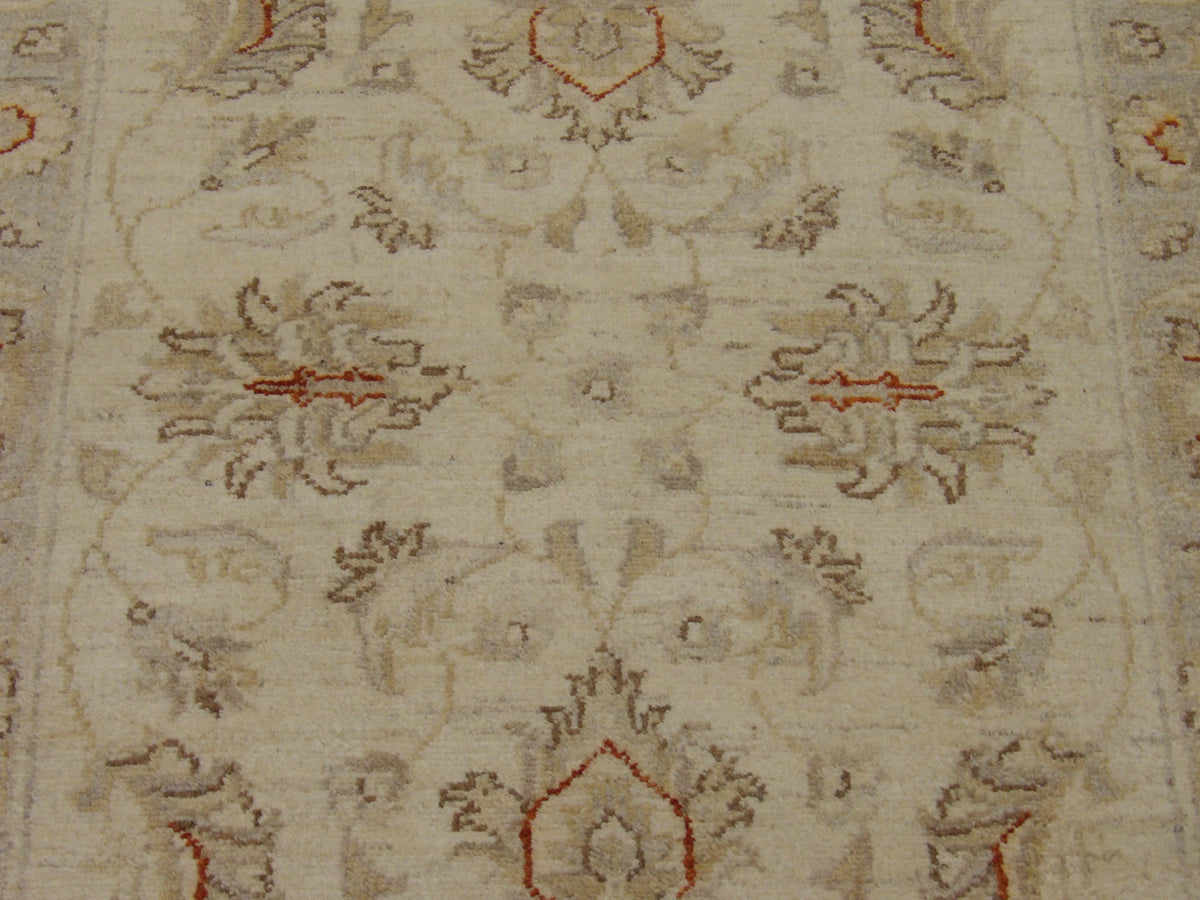 Oushak Chobie wool texture close-up