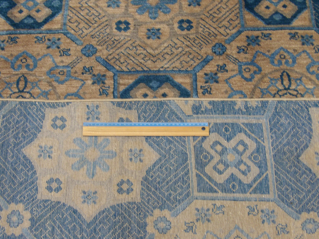 Blue & Gray European Design Bamboo rug in room setting