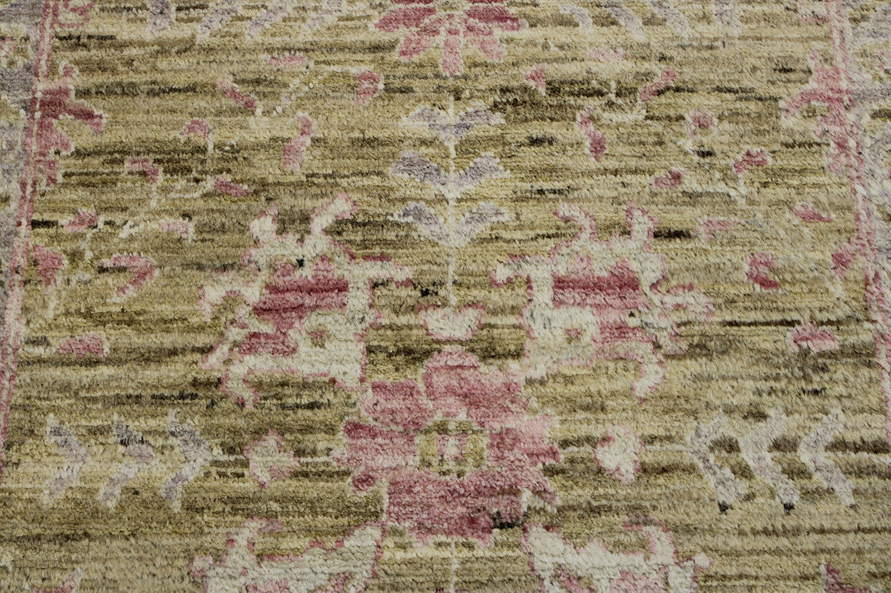 Oushak Chobi rug corner detail