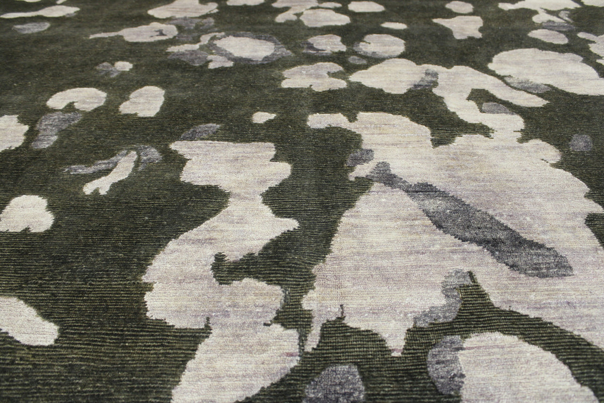 Transitional Abstract Broken Design rug corner detail