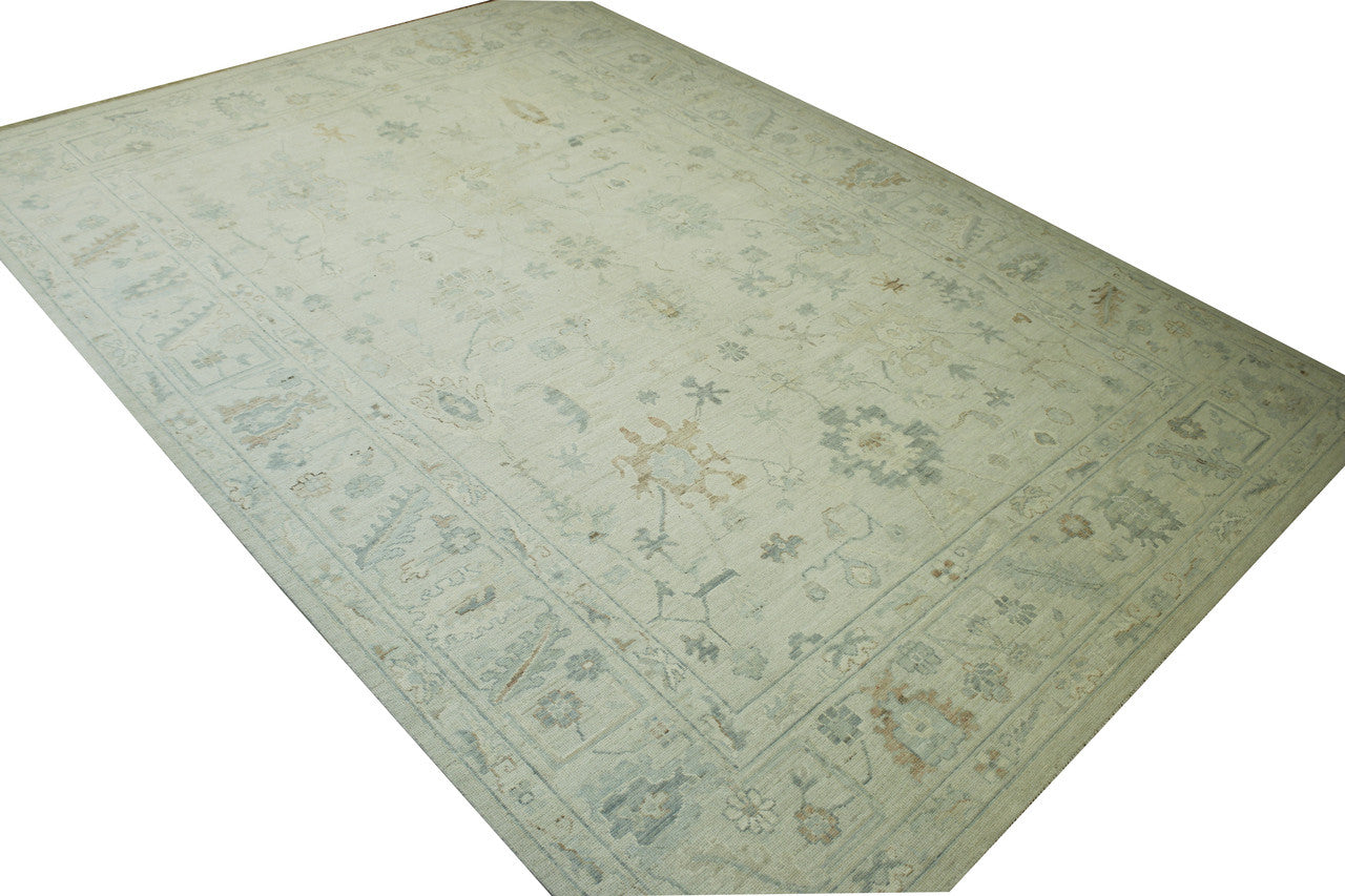 Oushak Chobi rug border detail
