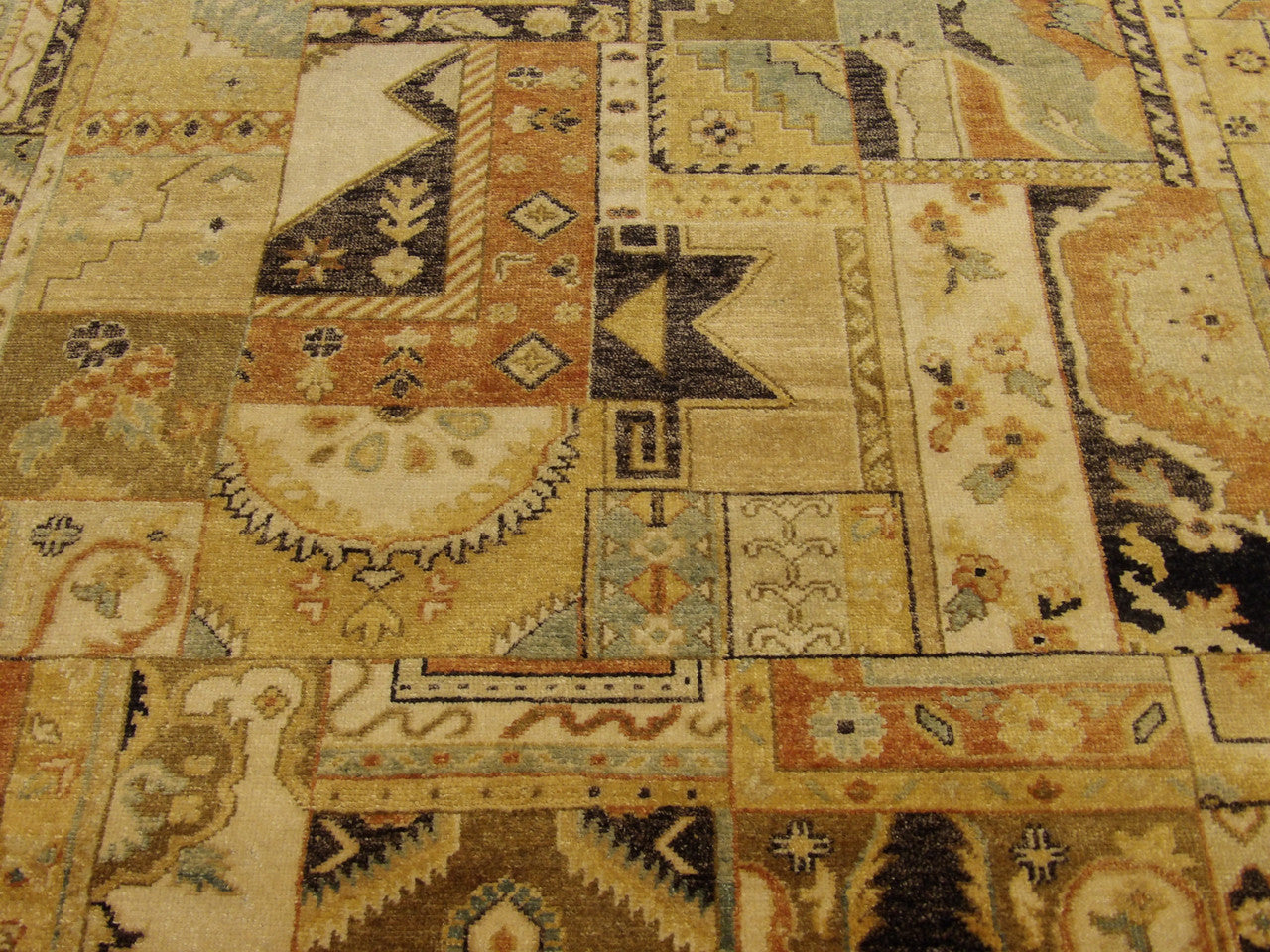 Patchwork Natural Dye Vintage Look rug border detail