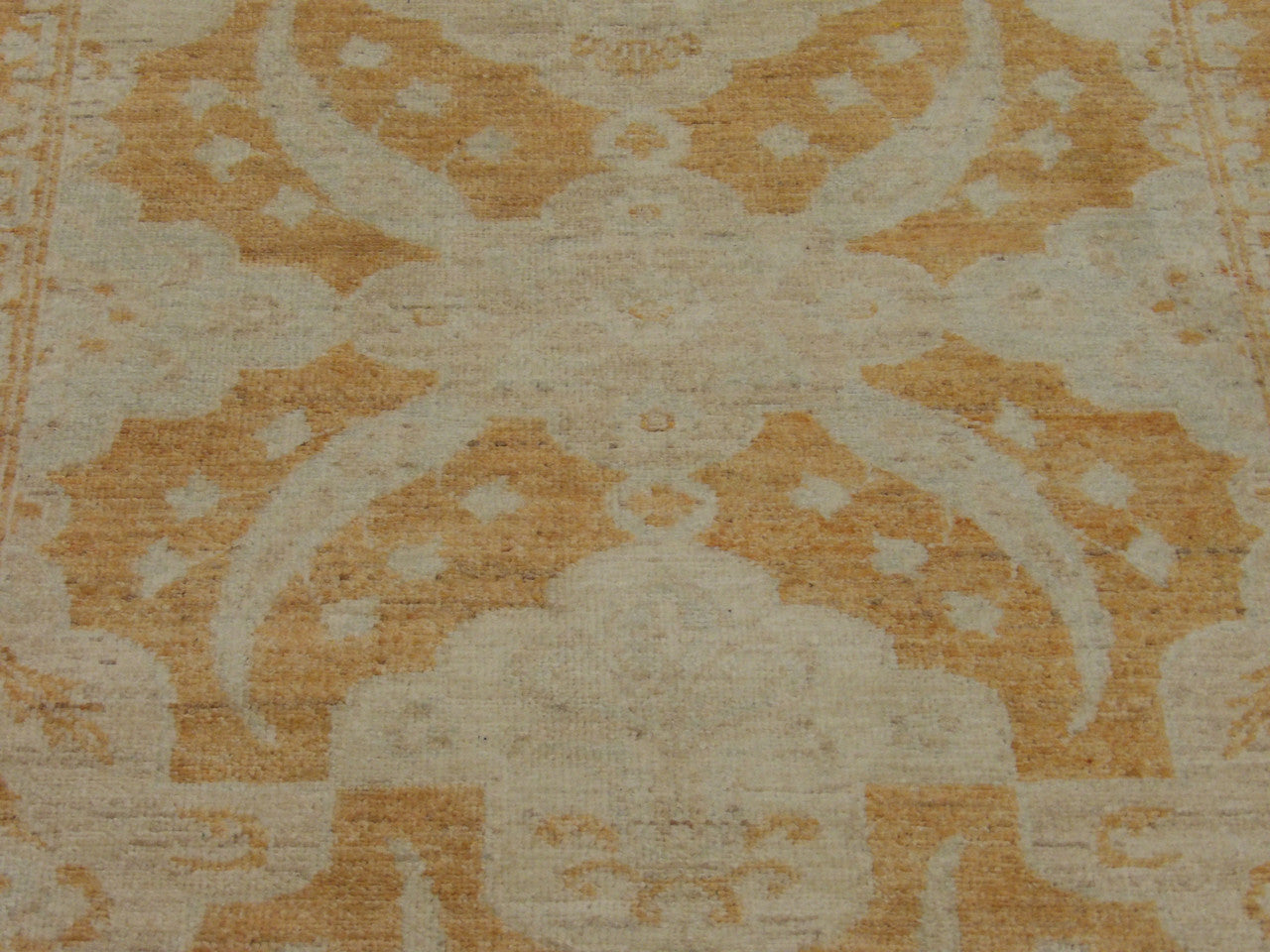Oushak Chobie wool texture close-up