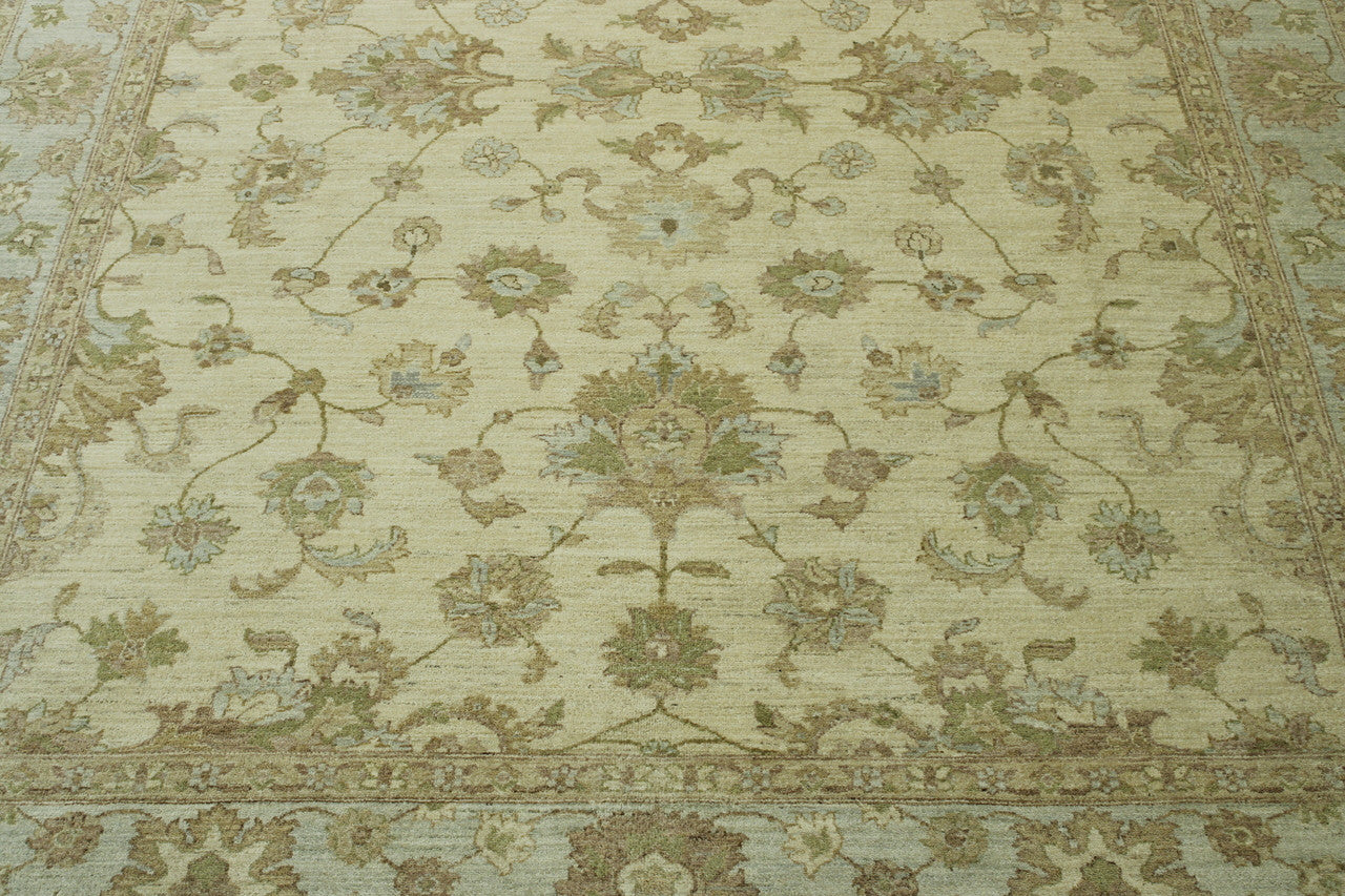 Oushak Chobi rug corner detail