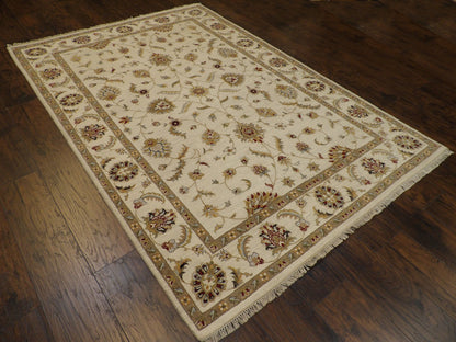 Chobie Traditional hand-knotted wool rug in Ivory, 5'7" x 7'8", SKU W739