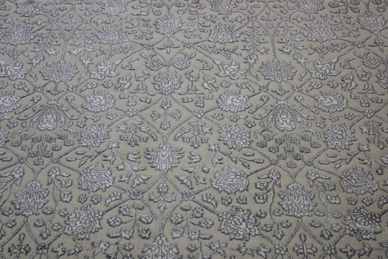 Traditional Haji Jalili rug border detail