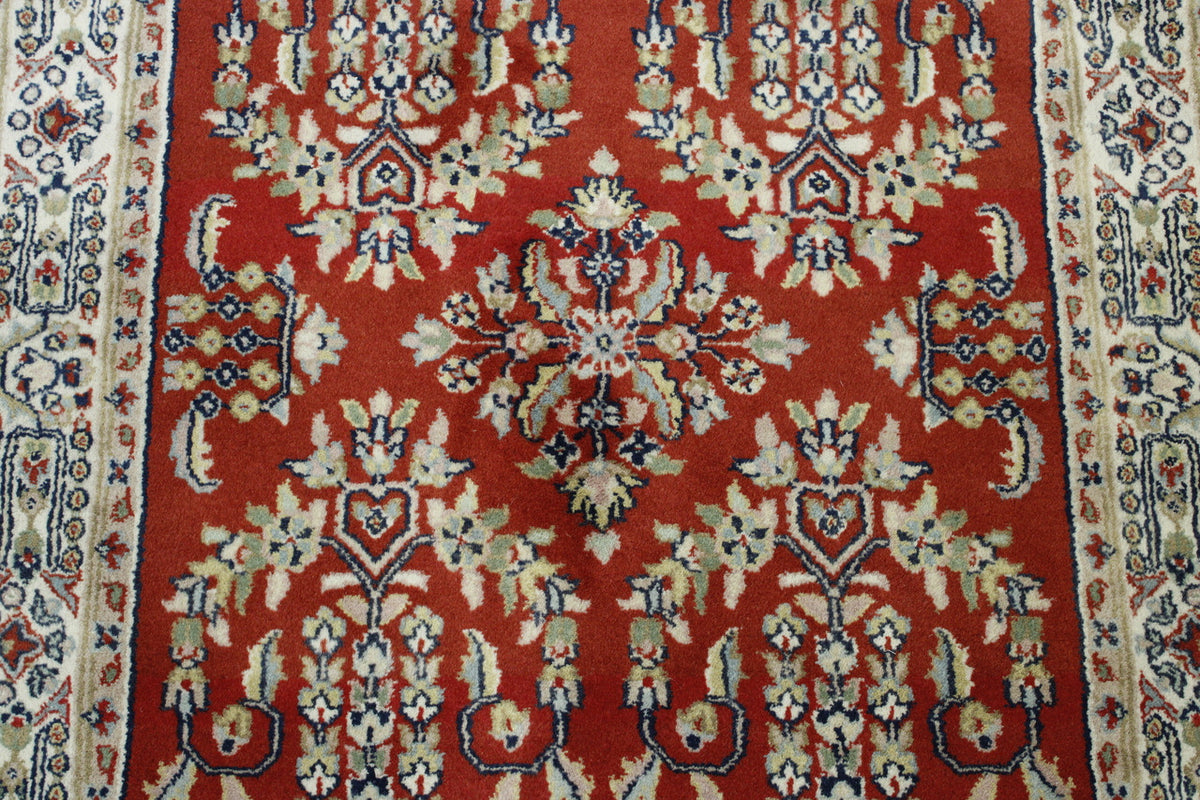 Traditional Indo Sharookh rug corner detail