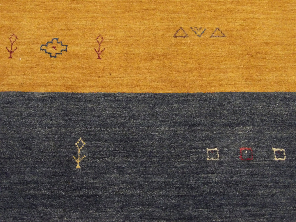 Modern Gabbeh rug border detail