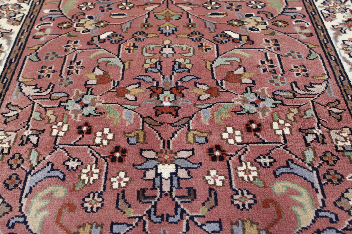 Traditional Fine Herati rug corner detail