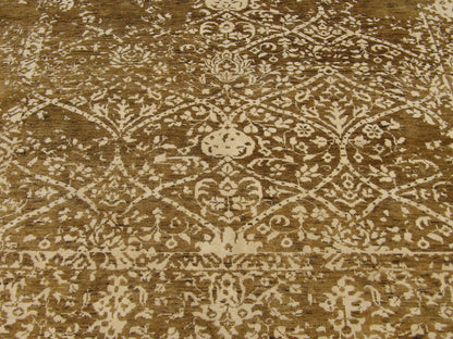 Transitional damask rug border detail, beige and ivory