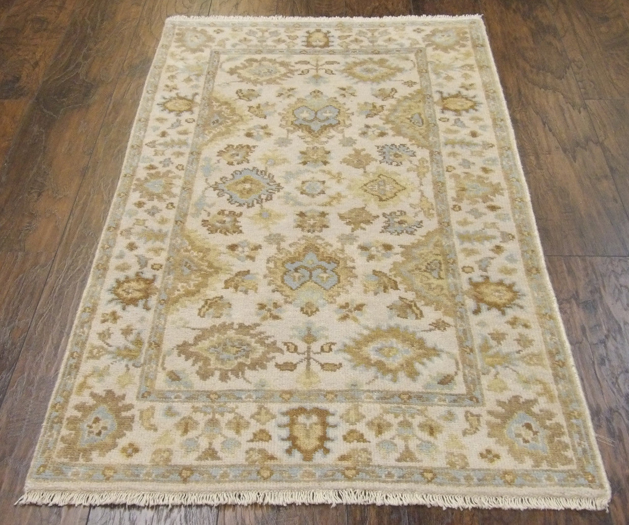 Close-up of wool pile, Ivory rug