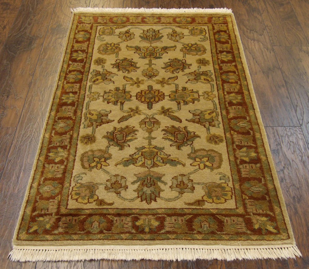 Persian Kashan rug border detail