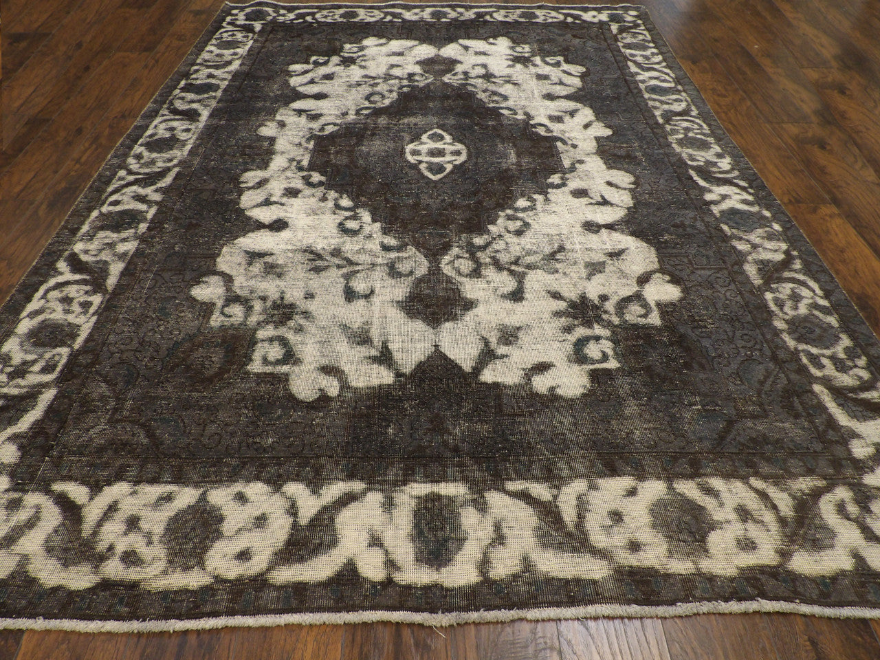 Close-up of wool pile, Gray & White rug