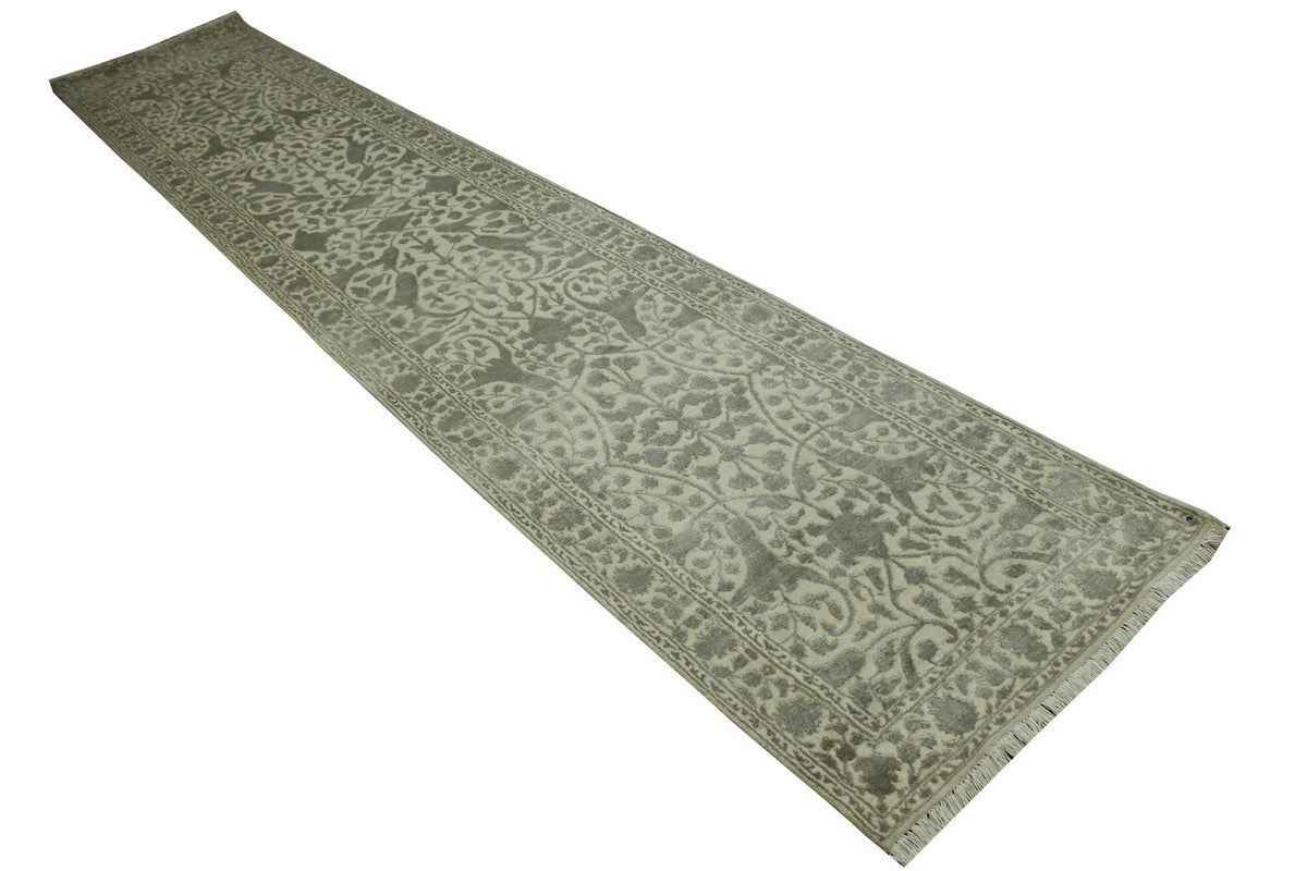 Close-up of wool-silk pile, Gray & Beige rug
