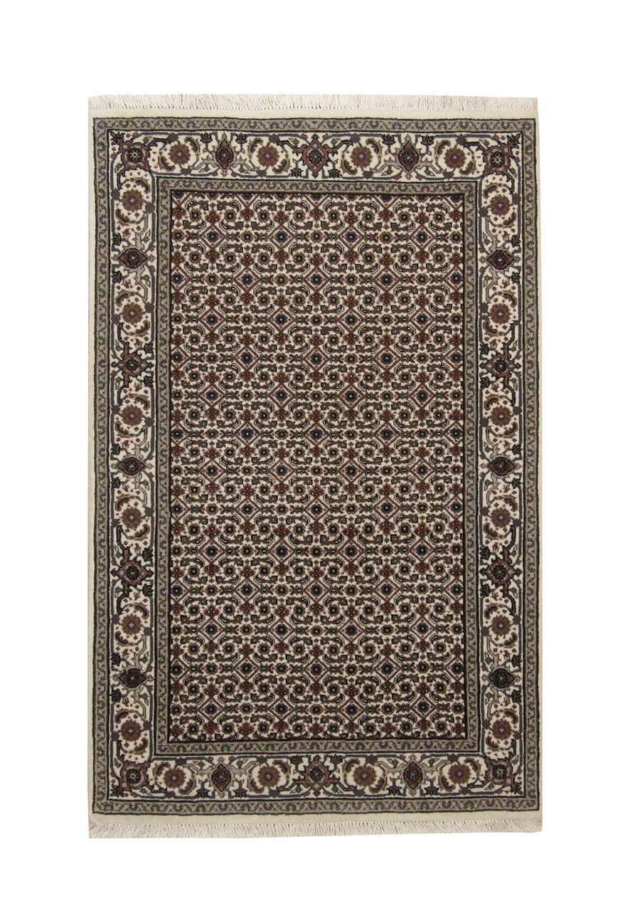 Traditional Indo Bidjar hand-knotted wool rug in Beige, full view