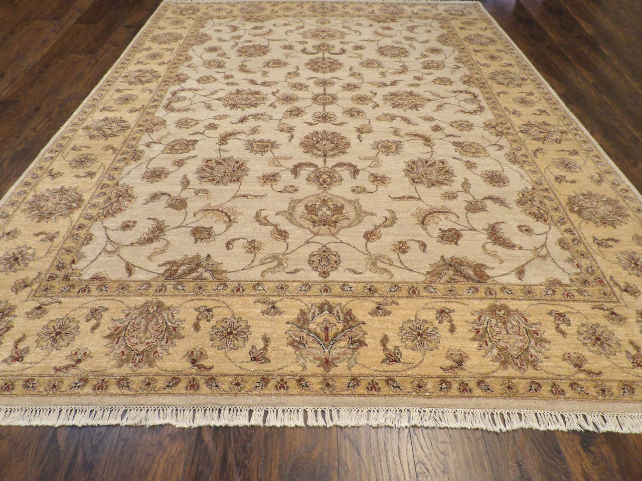 Close-up of wool pile texture on Agra Ziegler rug