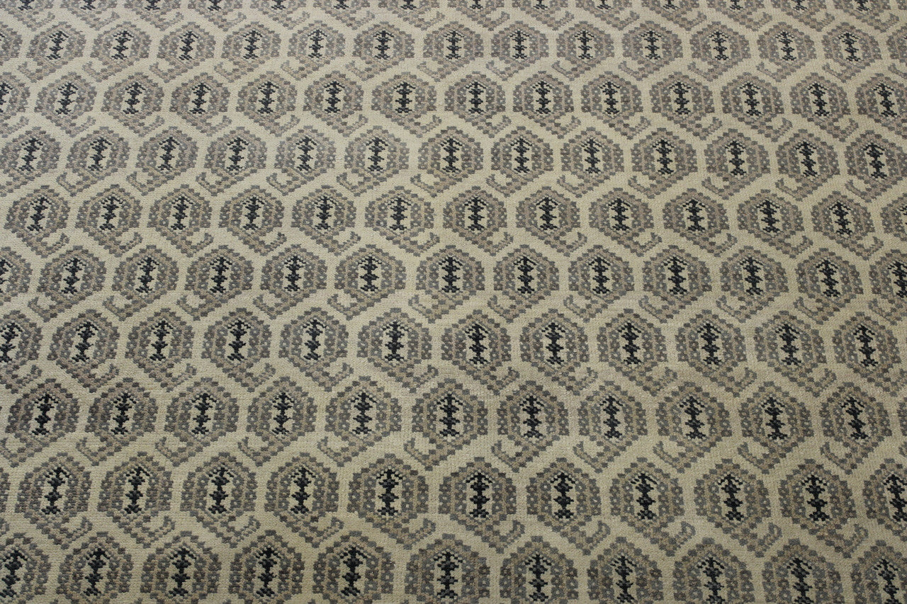 Oushak Silverwash Paisley Design rug corner detail