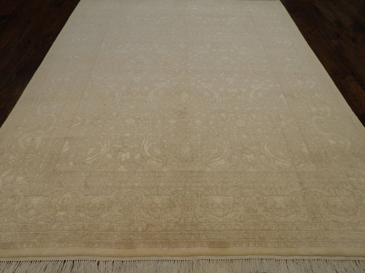Close-up of wool-silk pile, Ivory rug