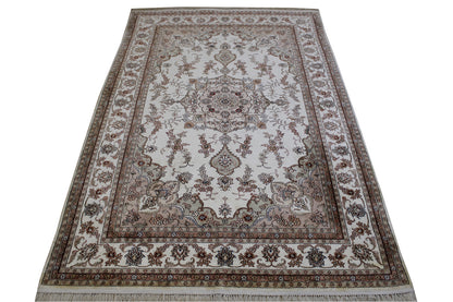 Close-up of silk pile, Beige rug